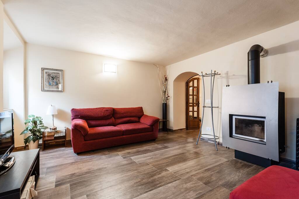 Sofa for 2 guests.
