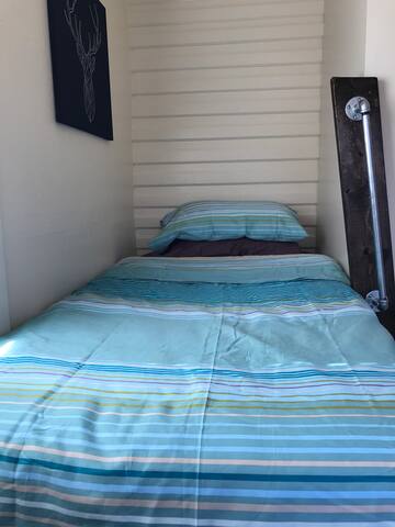 "La Mansion" Mini Tinny Room