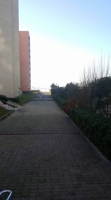 Caminho do apartamento para a praia