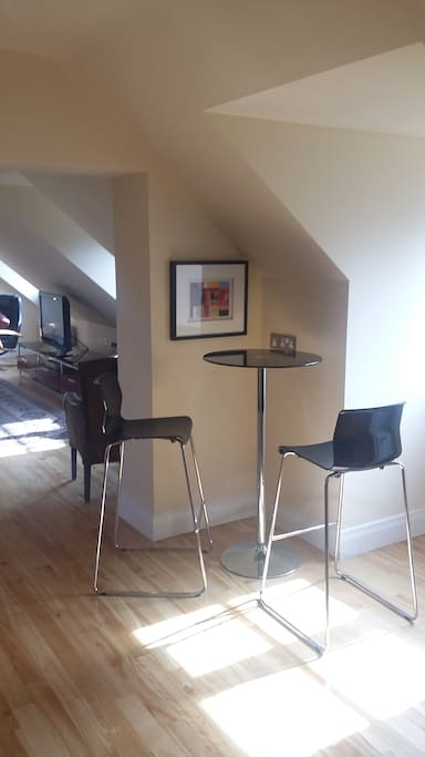 Work station/breakfast bar