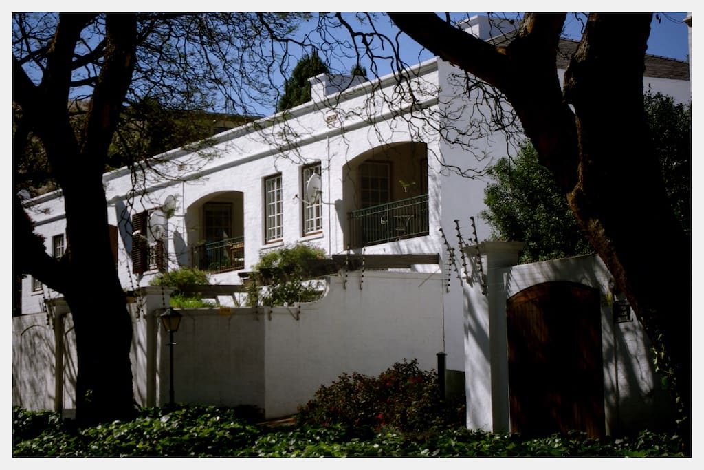 Saxonwold Manor