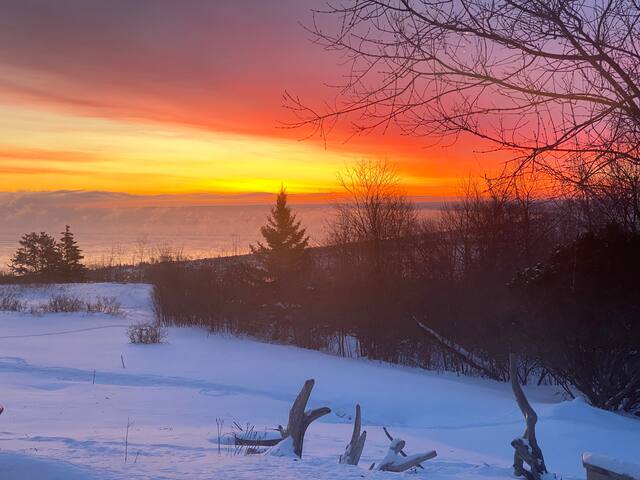 Observation Retreat on the Duluth Traverse - View!