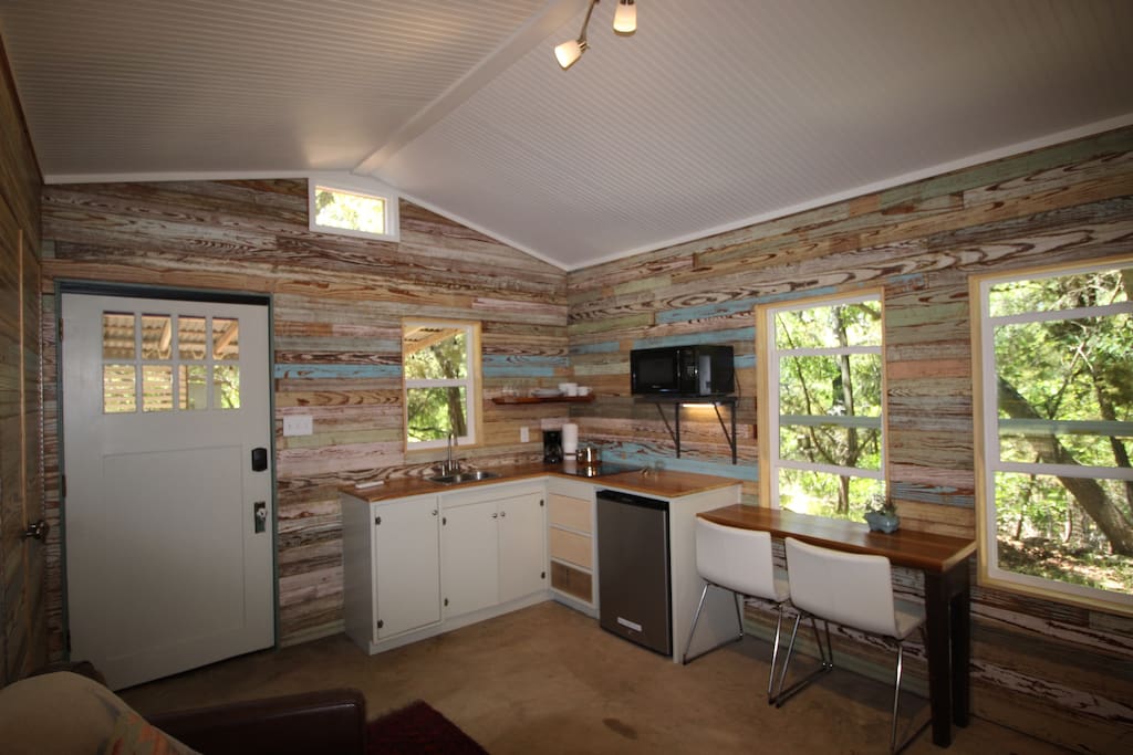 Kitchen and dining/desk area