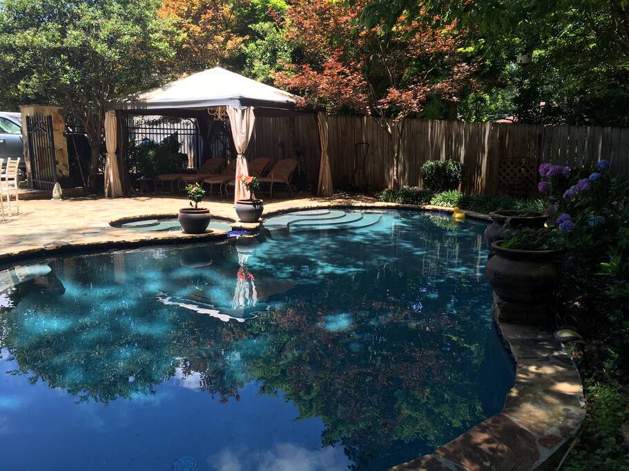 Free use of pool area