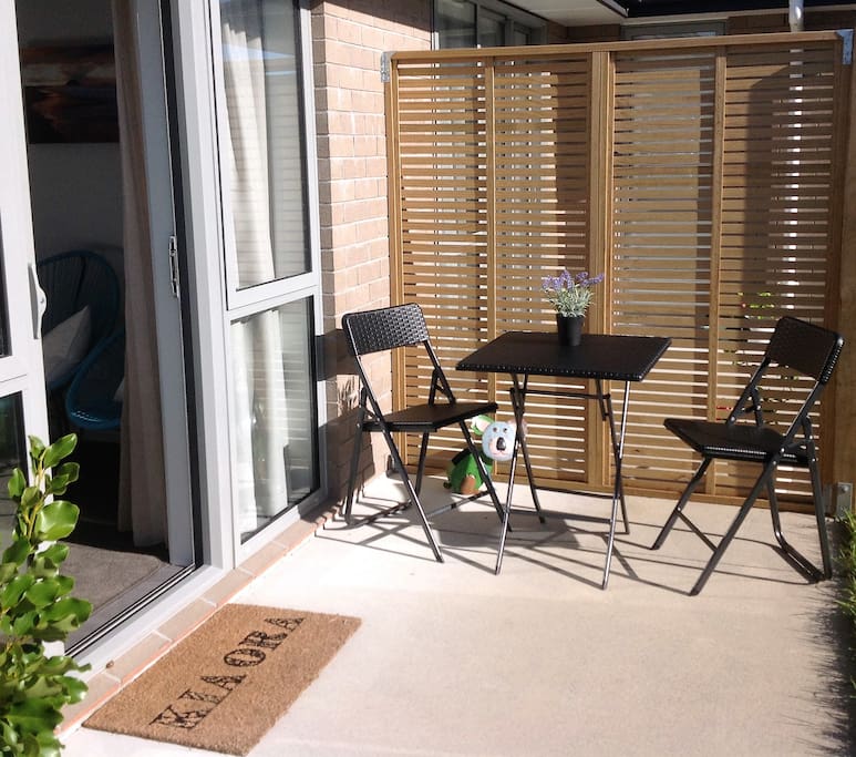 Own access and seating area