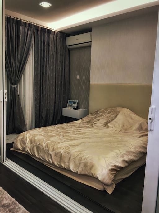 Comfortable King Bed