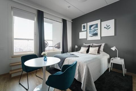 Stunning top floor studio next to train station