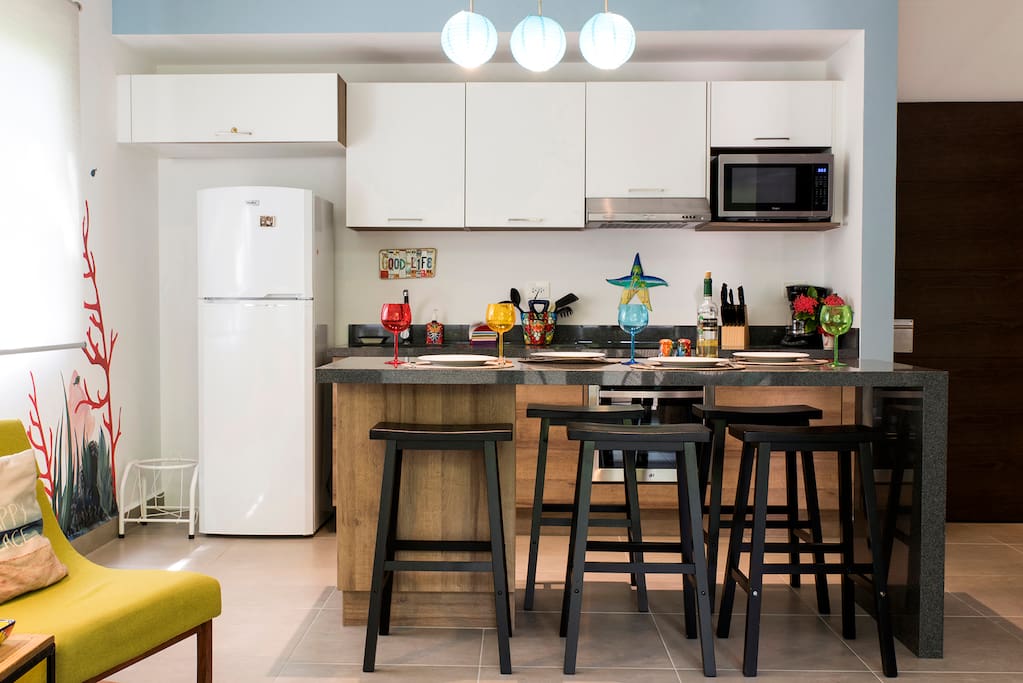 Fully stocked kitchen with eat-in for 6