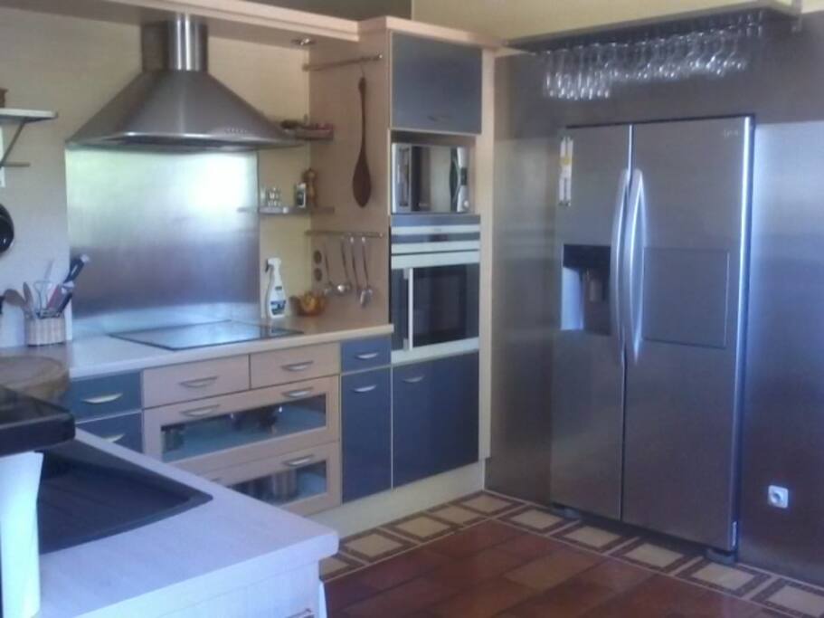 Cuisine avec frigo américain
