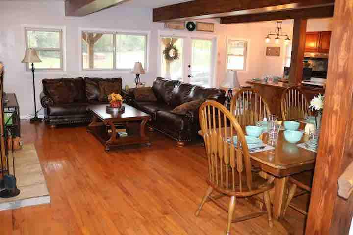 The Campbell House 18 Acres Of Country Paradise! - Abingdon, VA