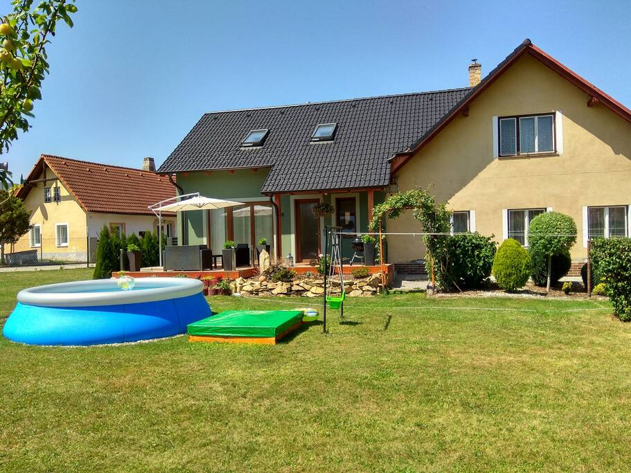 Pohled na dům.