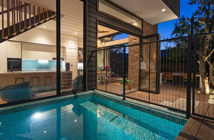 Grand Designs Beach Front Mornington gallery image 4