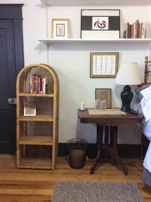 Lots of reading material and a TV above the bed. Free WiFi.