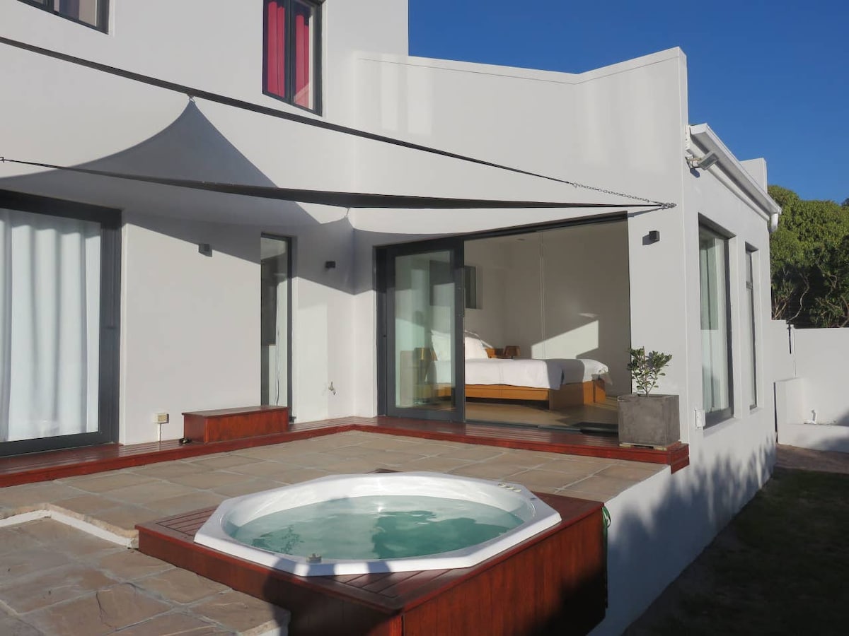 Jakuzi karibu na chumba