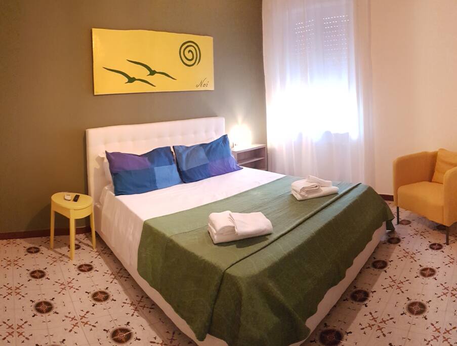 Panoramica della Camera da Letto con Bagno Privato