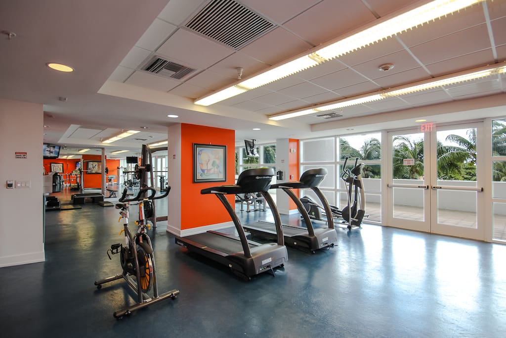 24 HRS FITNESS CENTER & SAUNA