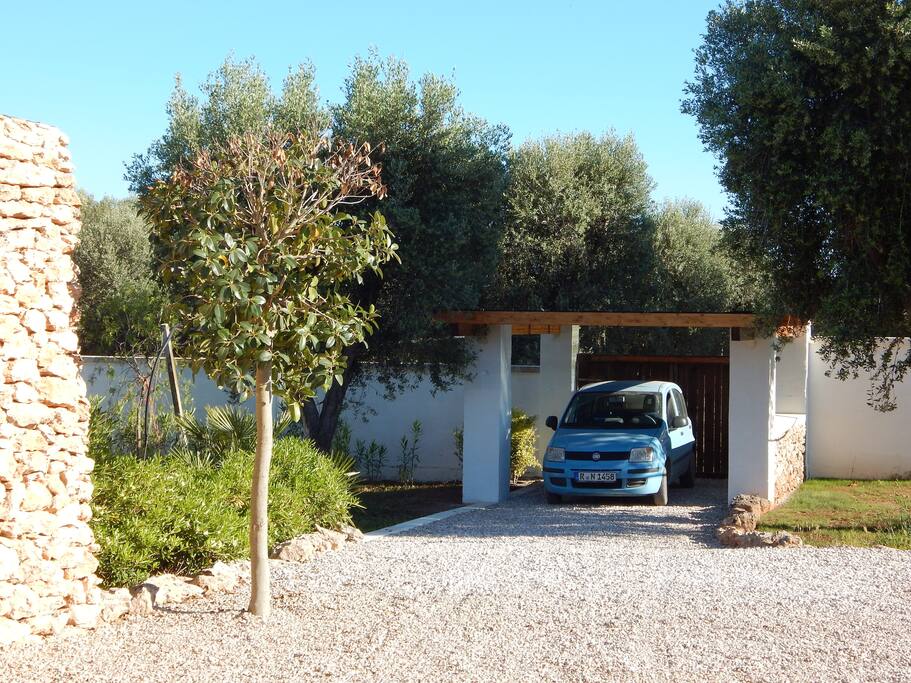 Carport und Stellplatz