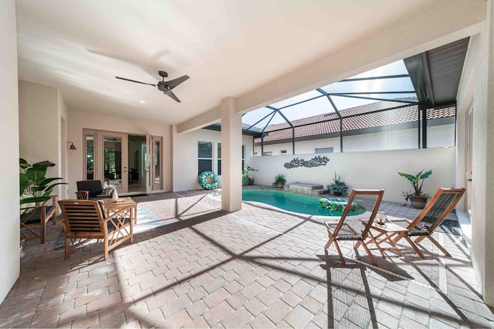 Lovely 3 Bed + Office Pool Home With Cabana Suite - Estero, FL