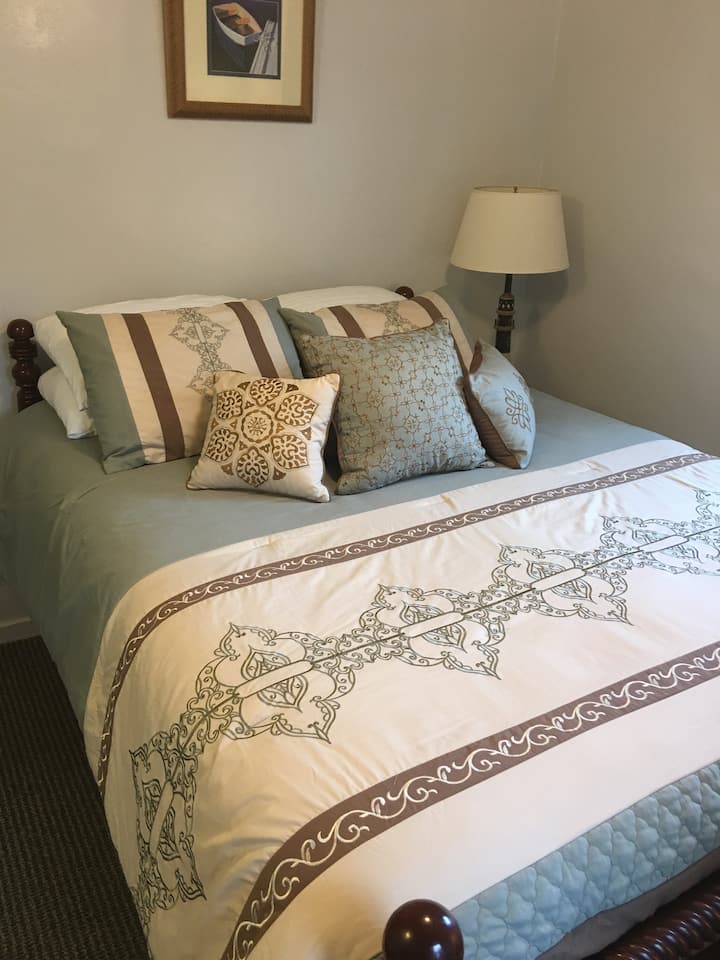 Chambre à coucher avant