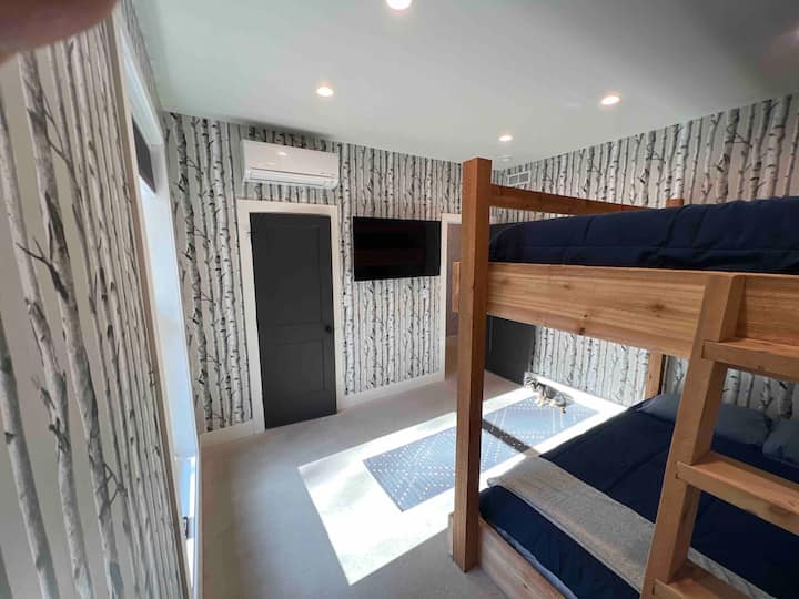 Bed 2 different view 