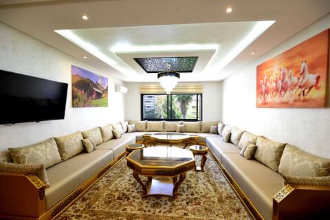Top performing Airbnb: Beautiful apartment in the heart of Rabat with parking. in Rabat