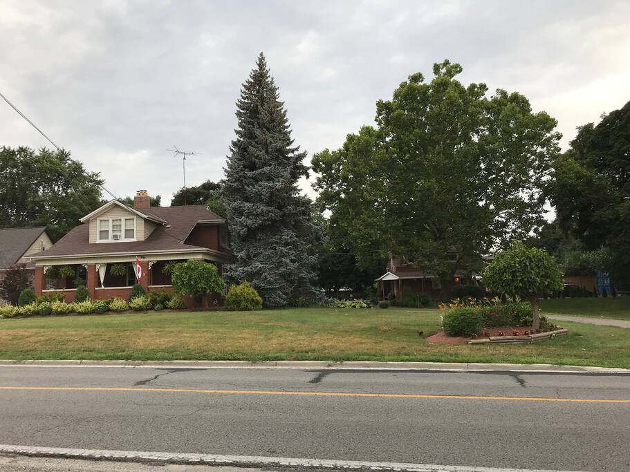 The entire Villa Niagara property, the Coachhouse is set deep in the lot, on the right