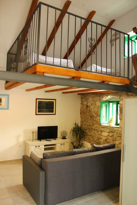 Top performing Airbnb: HOLIDAY HOME ANNA Skradin in Lozovac