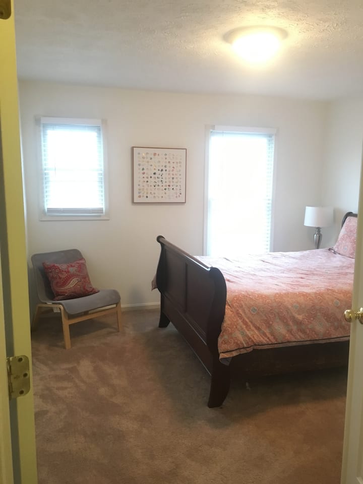 Private Room in Townhome Near Cleveland Clinic Townhouses for Rent in