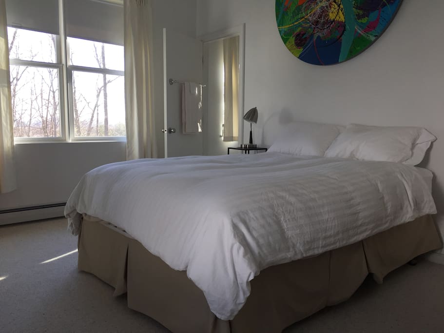 Private guest bedroom with private bath