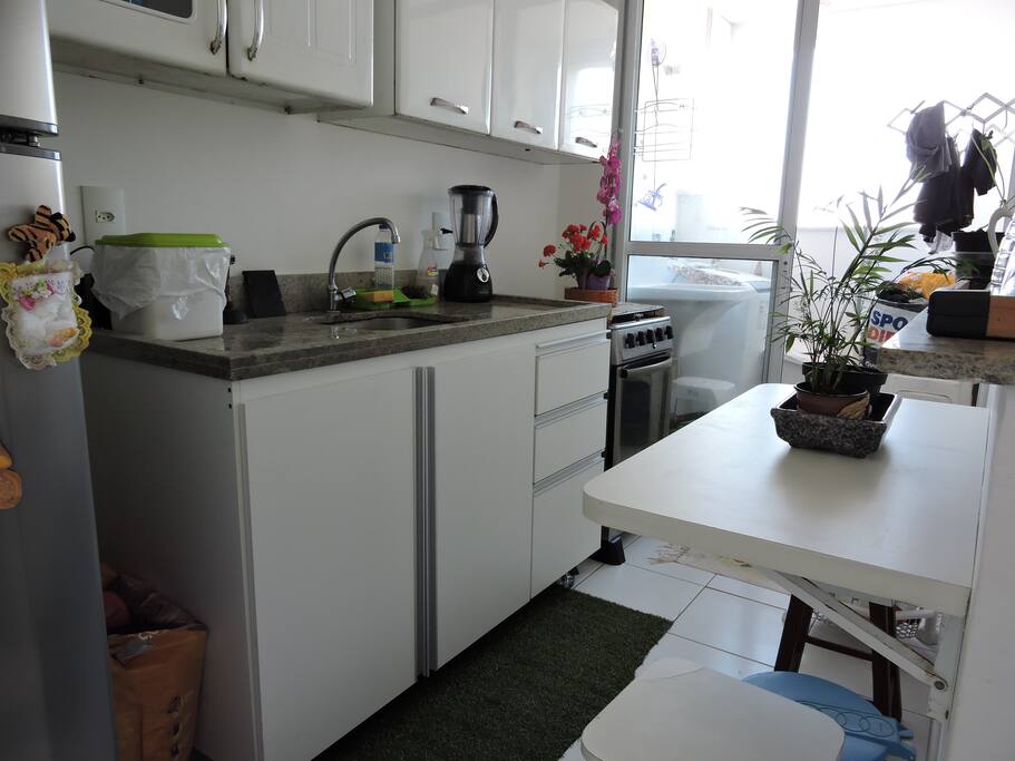 Mesinha de abrir e fechar para apoio na cozinha