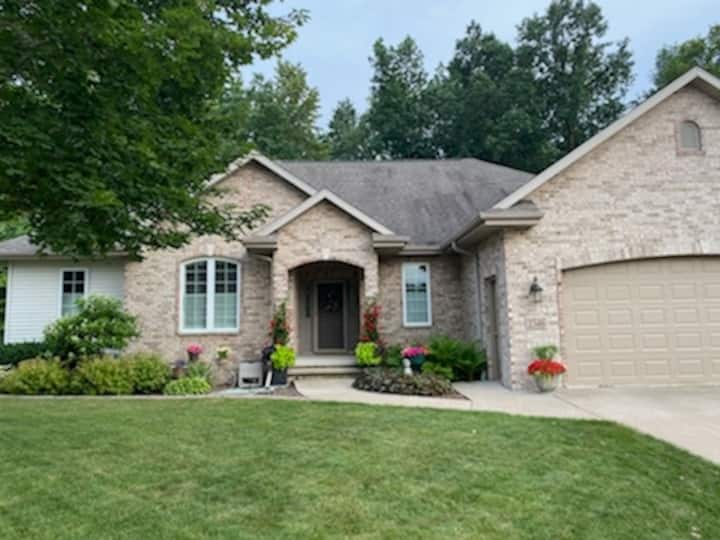 Luxury two bedroom lower level private space Villas for Rent in