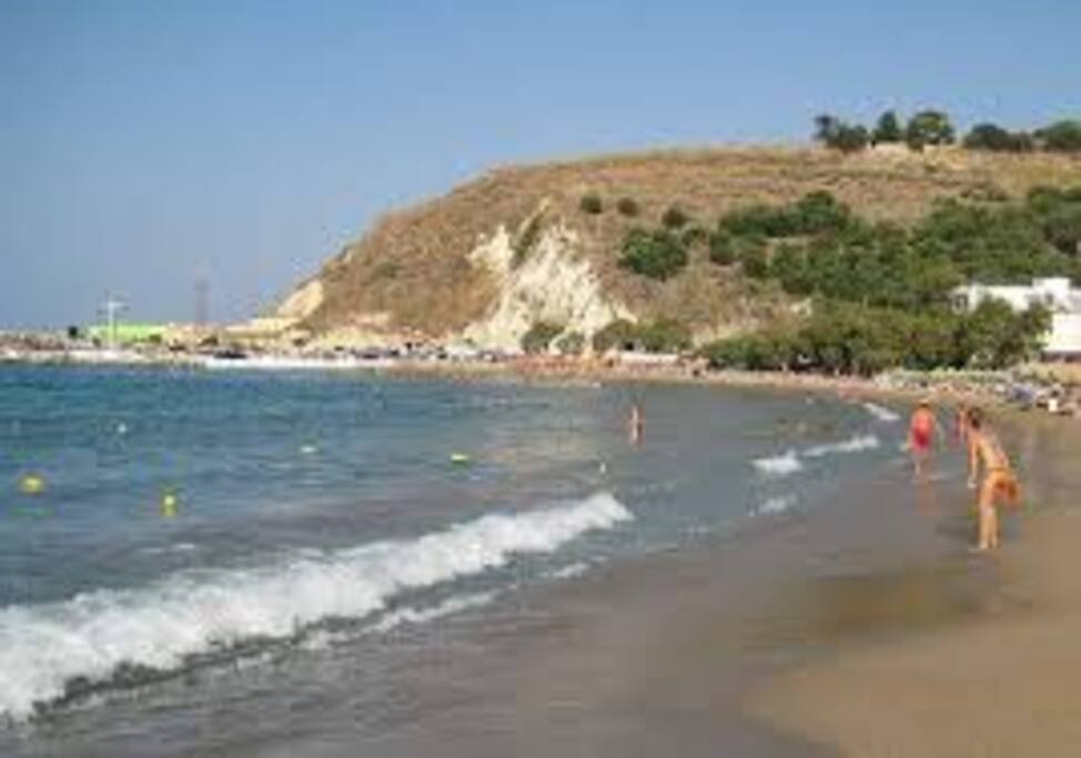la plage de Kalives