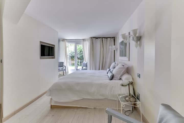 HABITACIÓN CON VISTAS AL JARDÍN