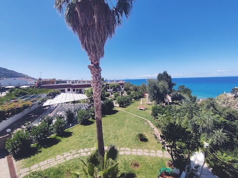 Top Airbnb: Apartment with two separate bedrooms! in Parghelia
