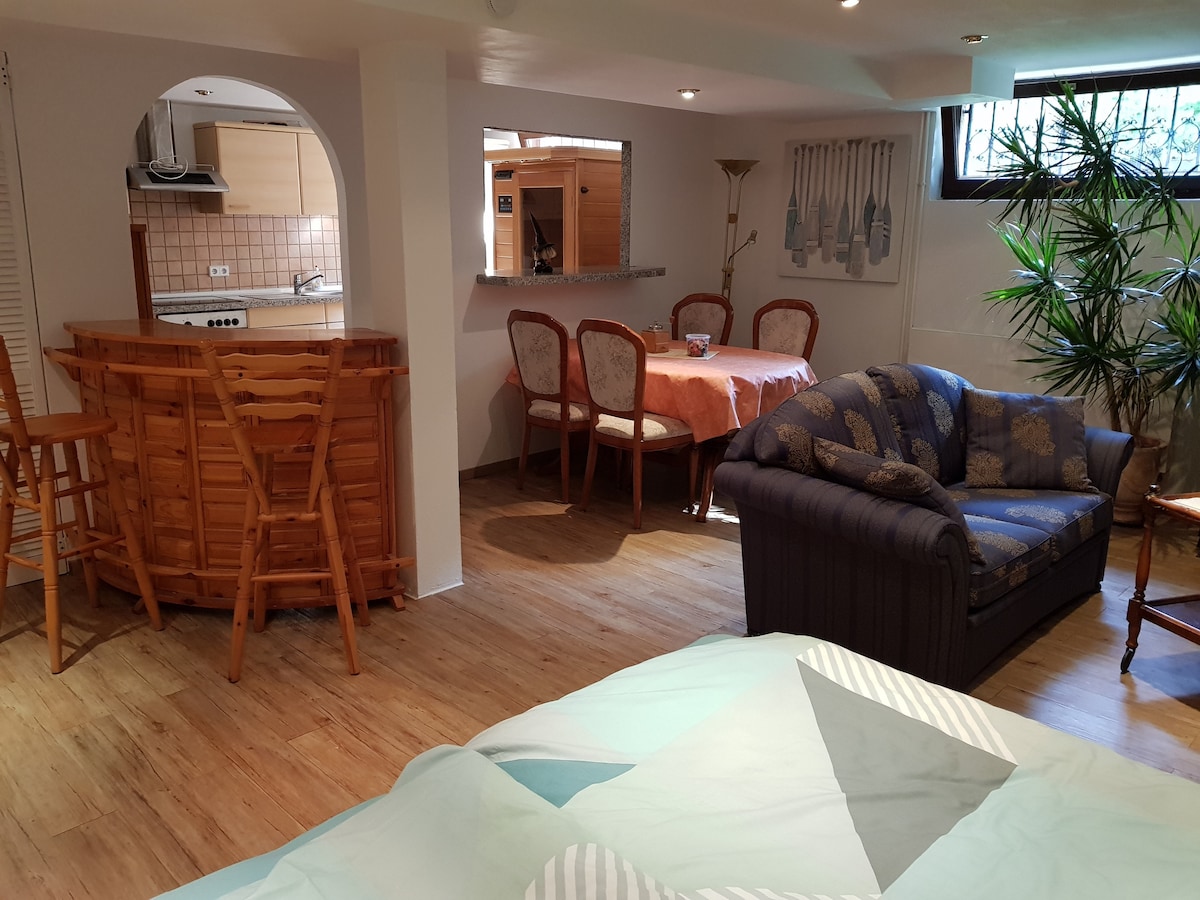 Popular Airbnb listing: Basement idyll (terrace & sauna), close to subway in Berlin