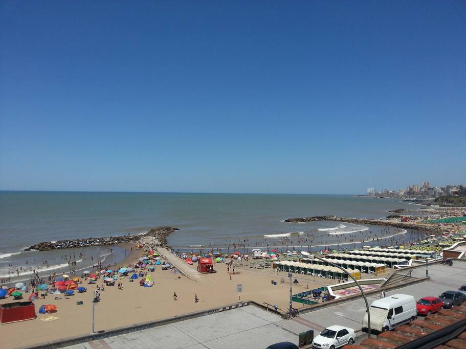 Playa La Perla frente al dpto