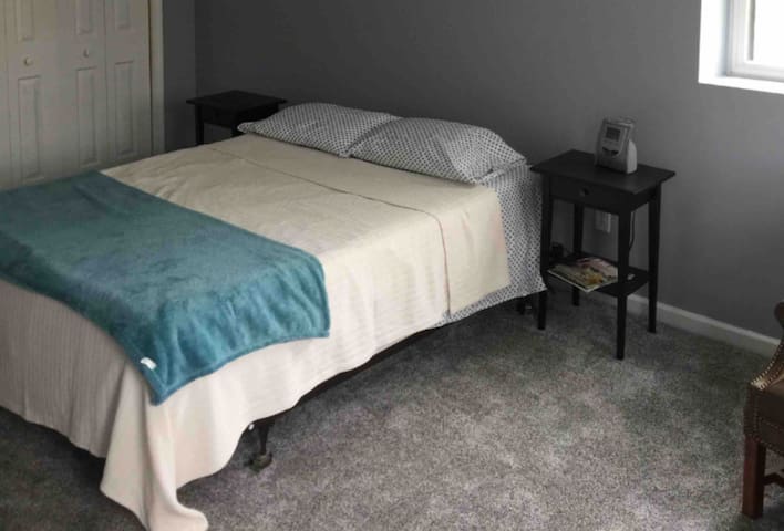 Bedroom for rent