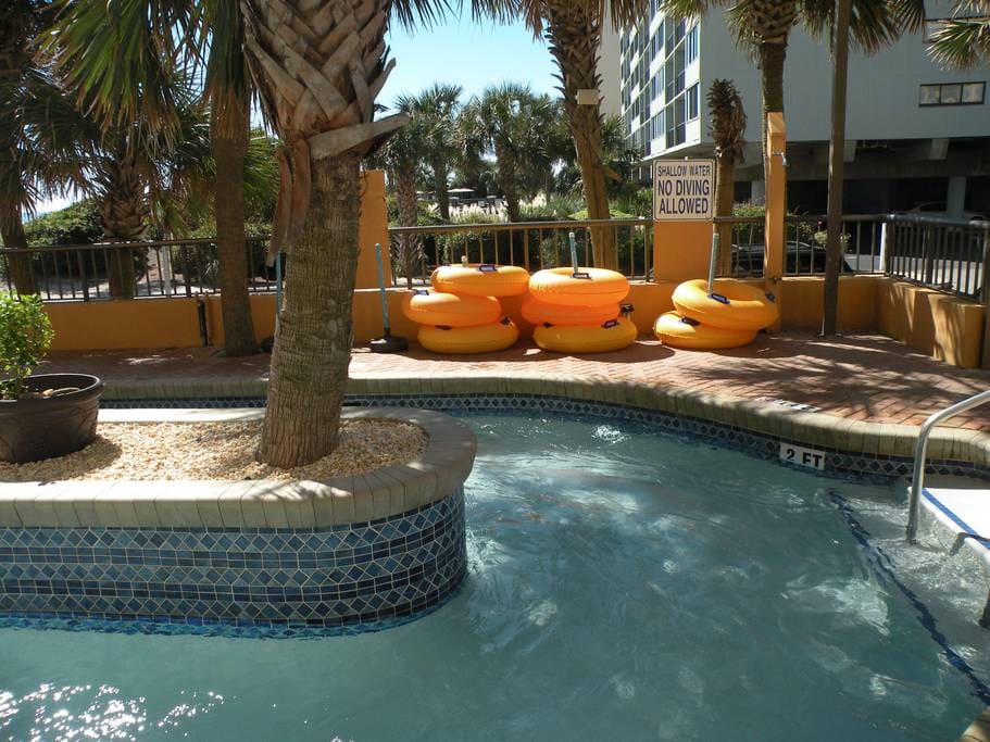 Lazy river
