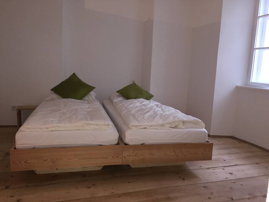 Schlafzimmer 2