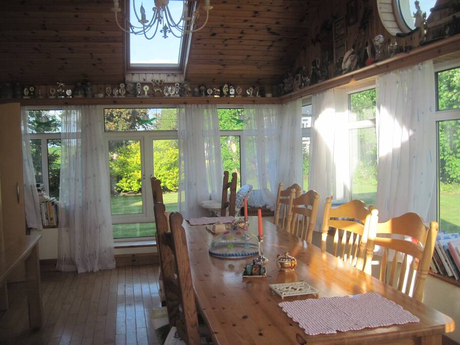 Dining Room Area B - Overlooking garden
