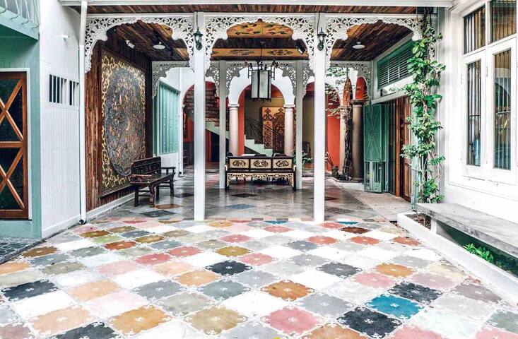 Artist House & Gallery- 4 Guest Suites gallery image 5