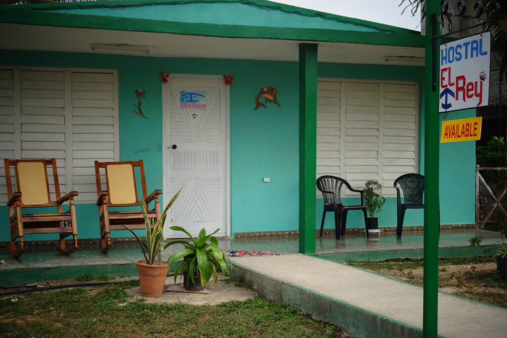Hostal "El rey" - Renta de habitación privada.