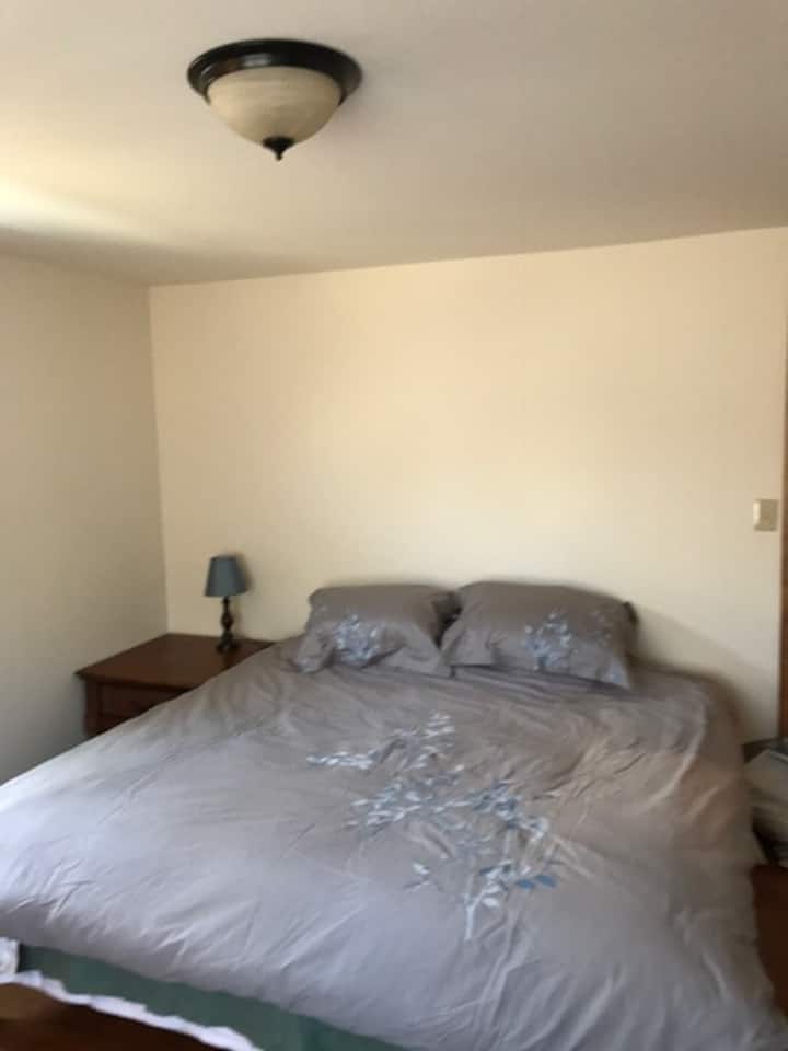 Საძინებელი #3 დიდი საწოლით