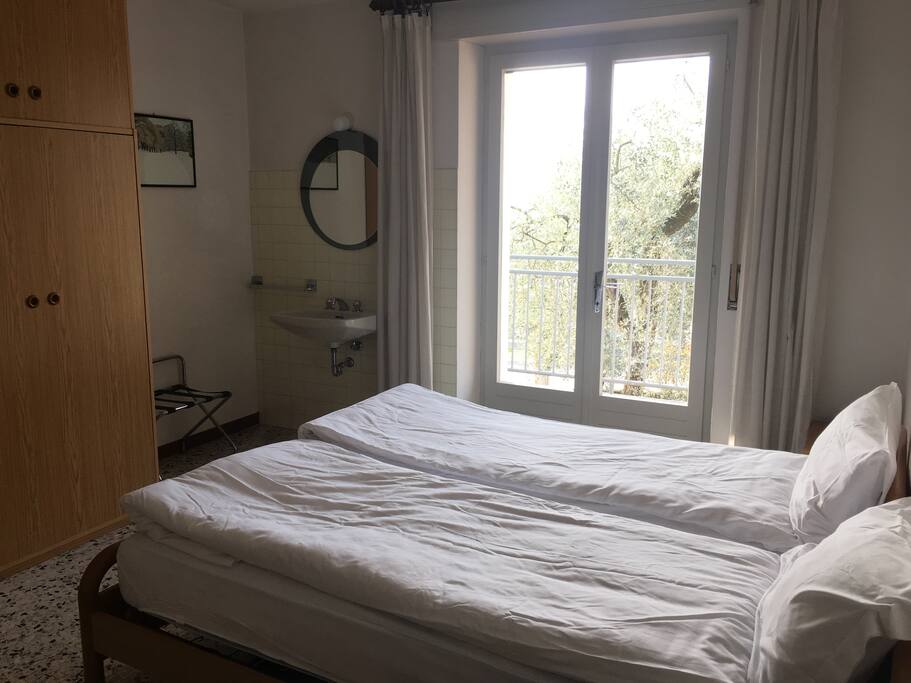 Camera da letto matrimoniale con terrazzo