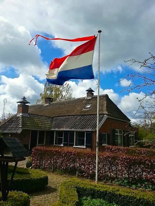 Woonhuis, het vrijstaande appartement is gelegen aan de rechterzijde
