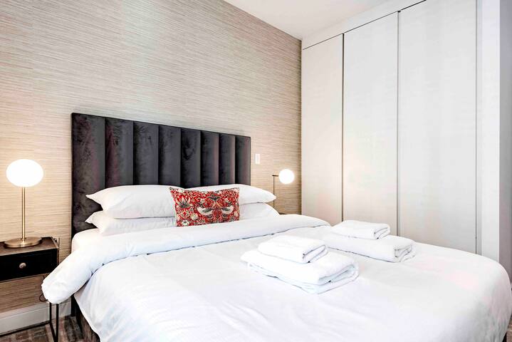 The Smooth Velvet – by Out of Office Lifestyle