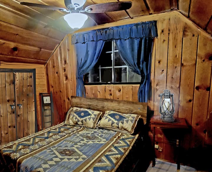 Chambren °3 au 2ème étage. Il y a un lit de jour supplémentaire dans le bdrm #3. Permettre à 3 personnes de dormir dans cette pièce.