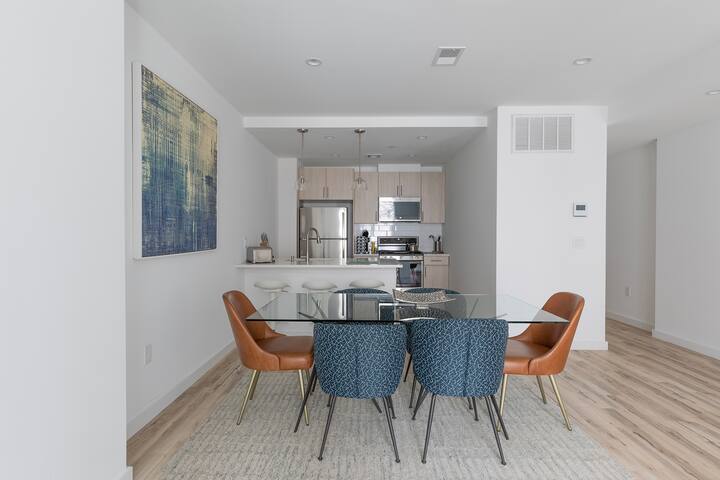 Lavish 3BR Retreat w Private Rooftop Deck Near NYC gallery image 4