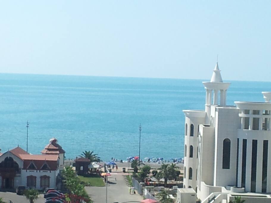 вид на море с балкона