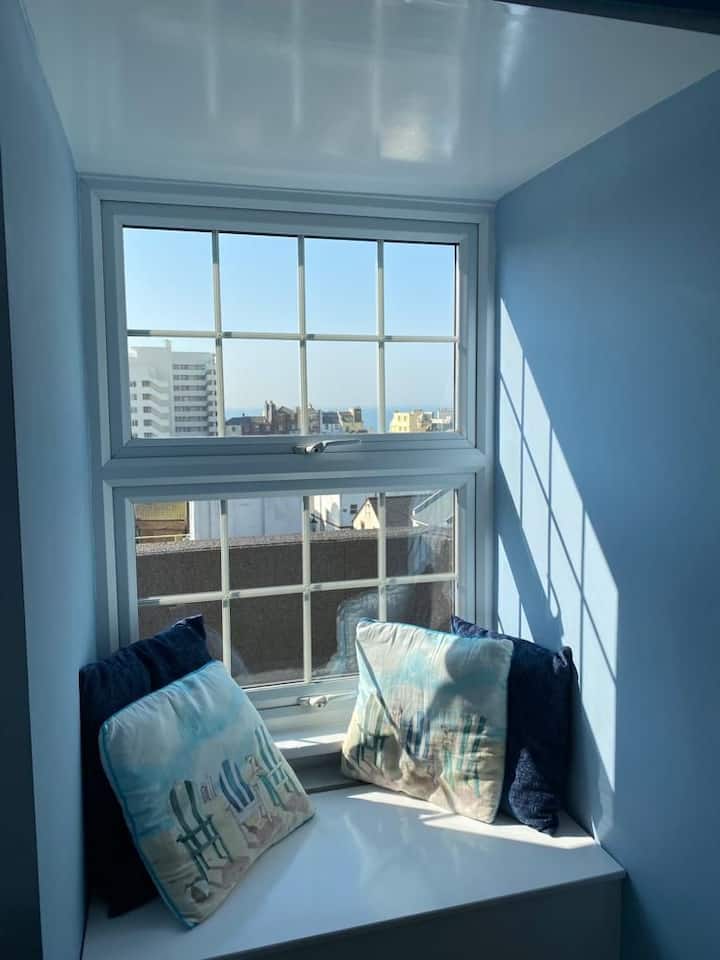 Lovely 3-bed Flat High Above The Robin Hood Pub ♥️ - Brighton and Hove
